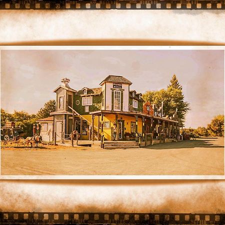 Black Bear Motel Davenport Luaran gambar