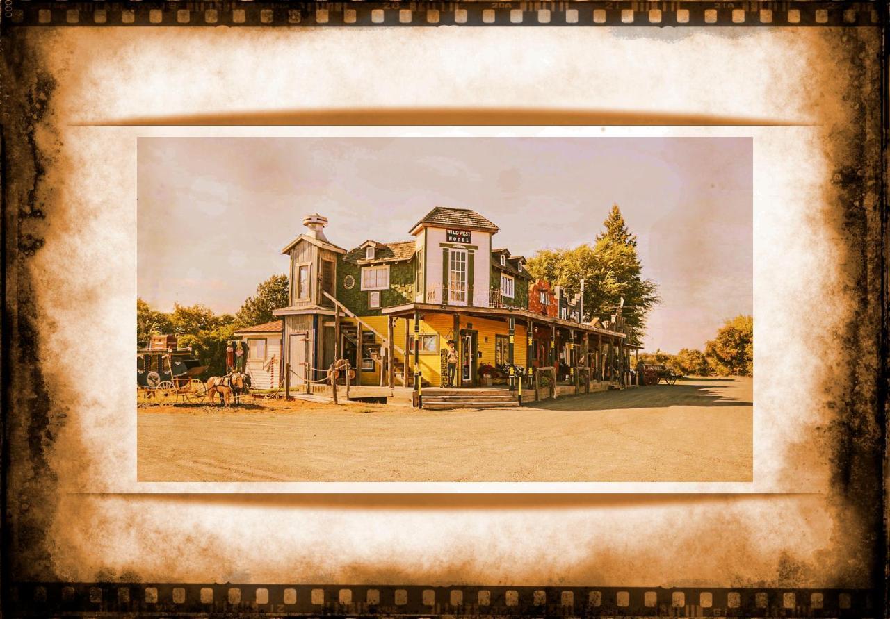 Black Bear Motel Davenport Luaran gambar