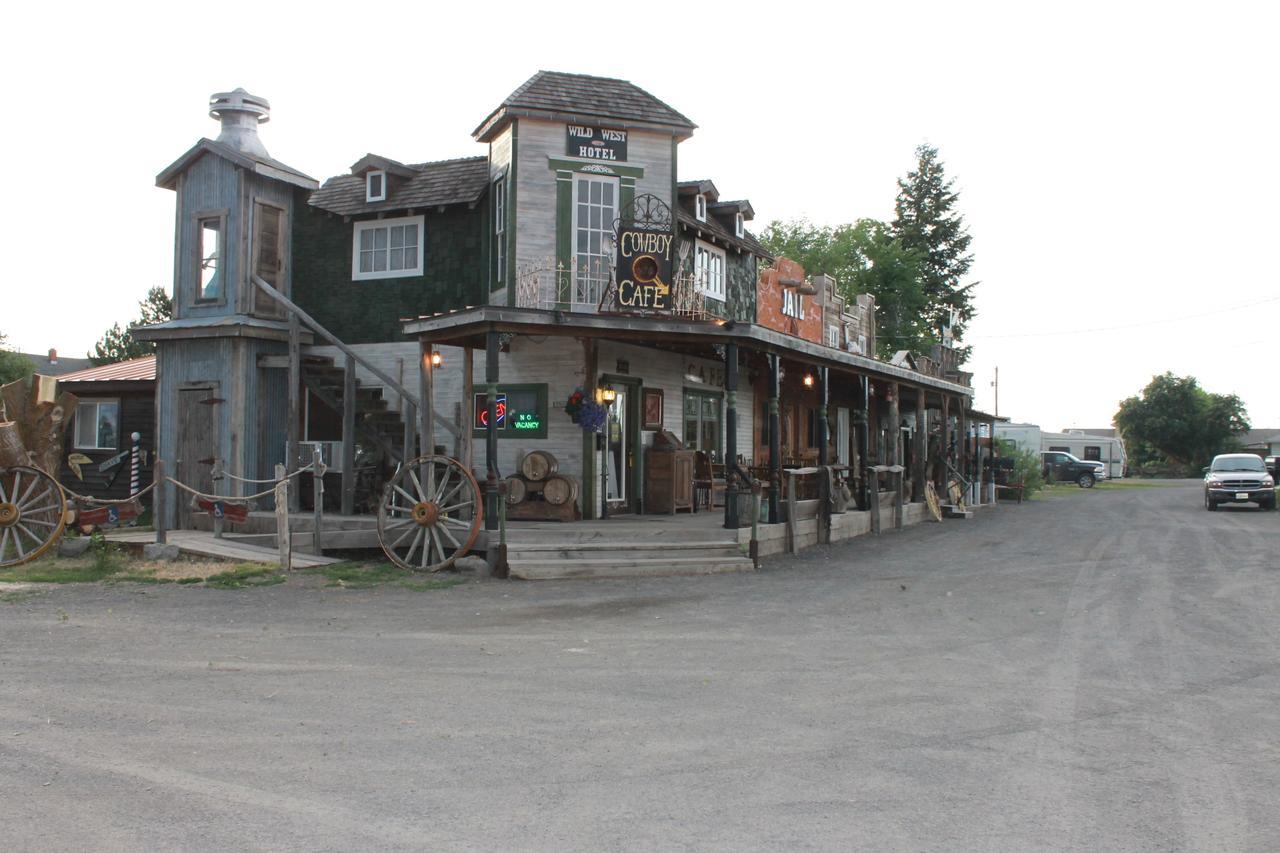 Black Bear Motel Davenport Luaran gambar
