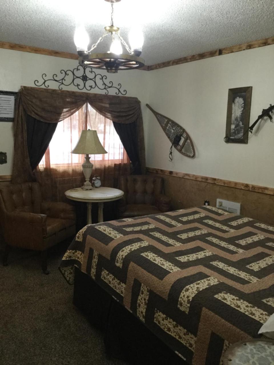 Black Bear Motel Davenport Luaran gambar
