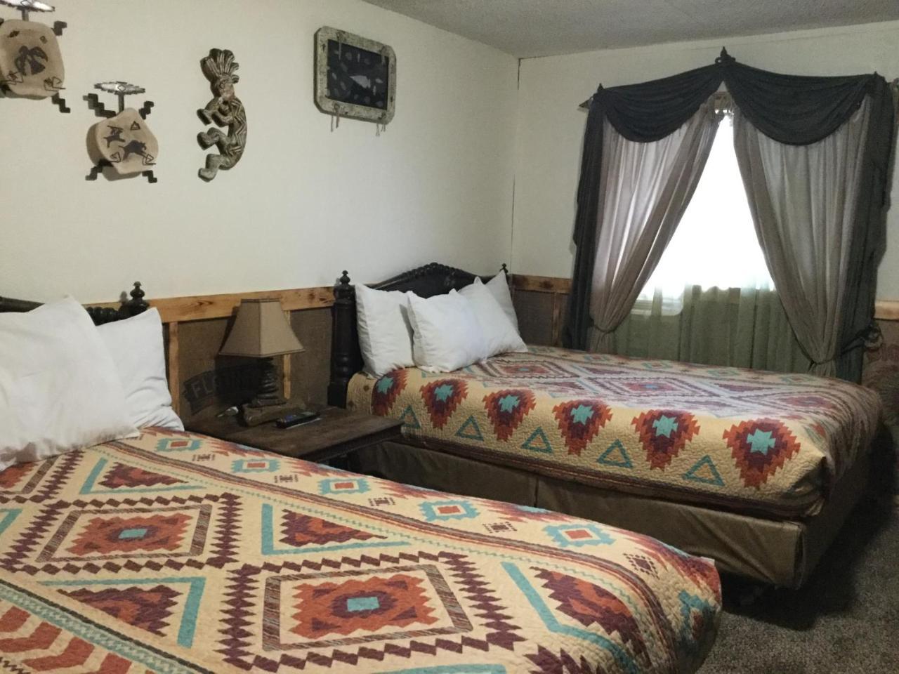 Black Bear Motel Davenport Luaran gambar