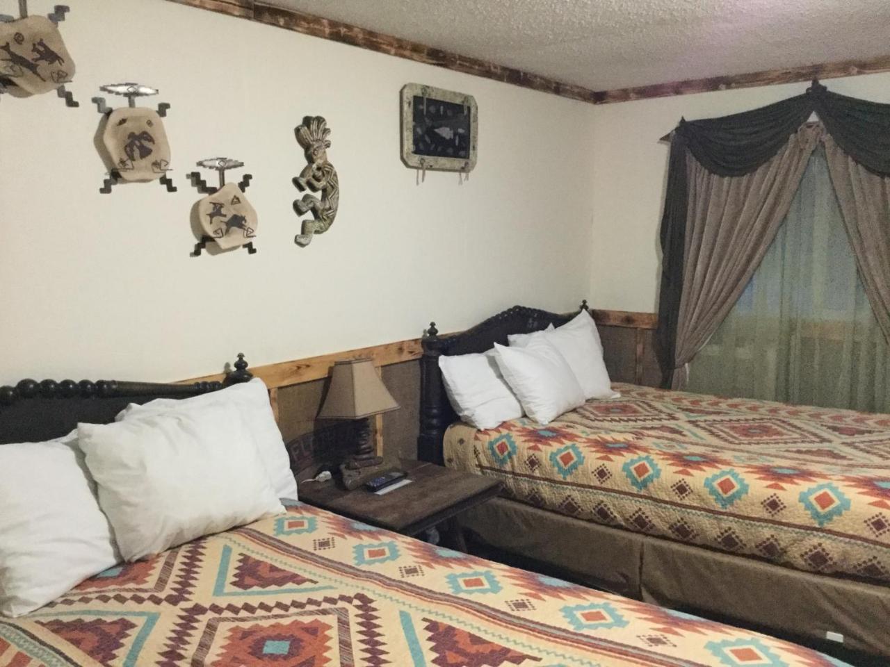 Black Bear Motel Davenport Luaran gambar