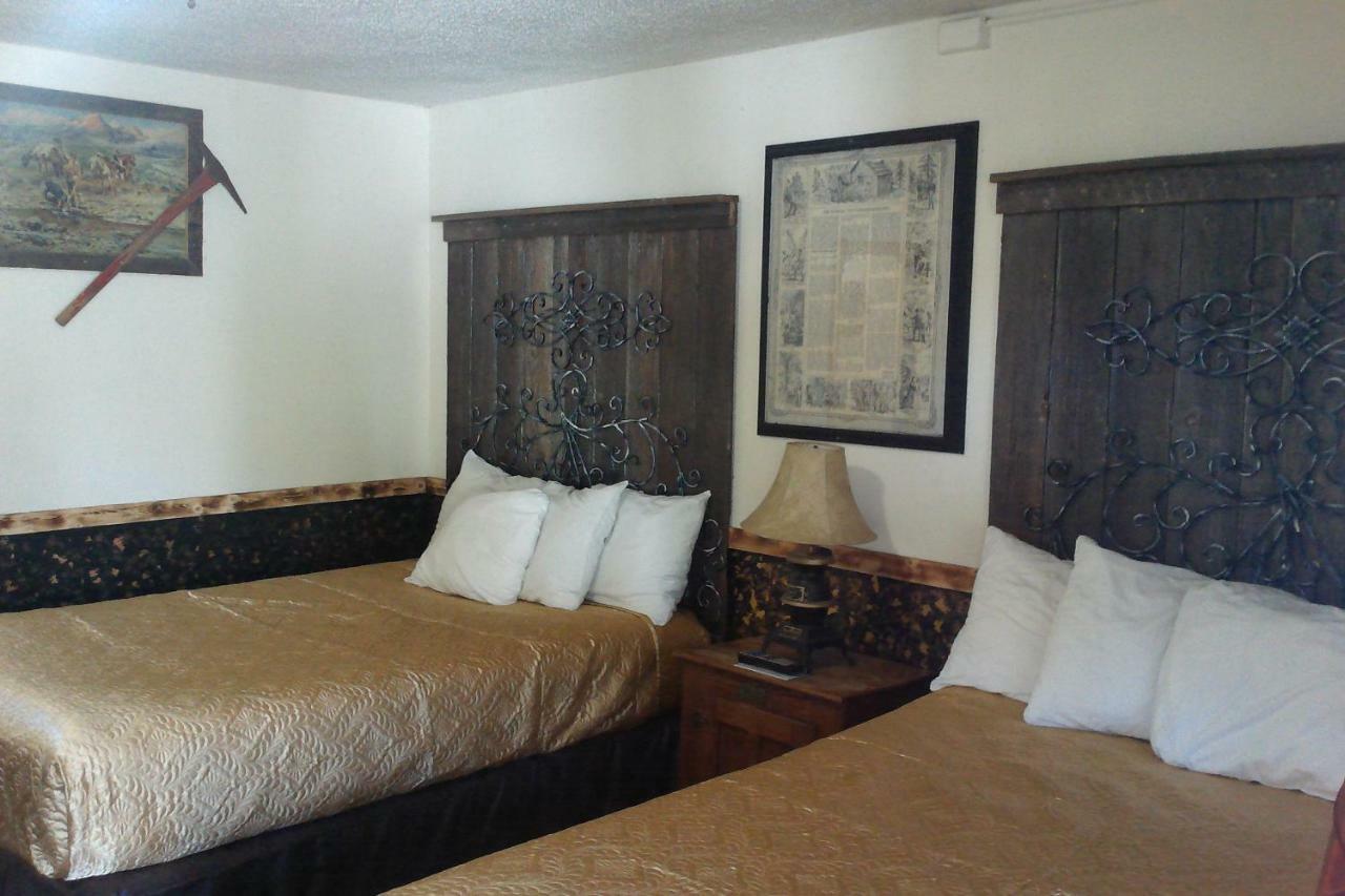 Black Bear Motel Davenport Luaran gambar