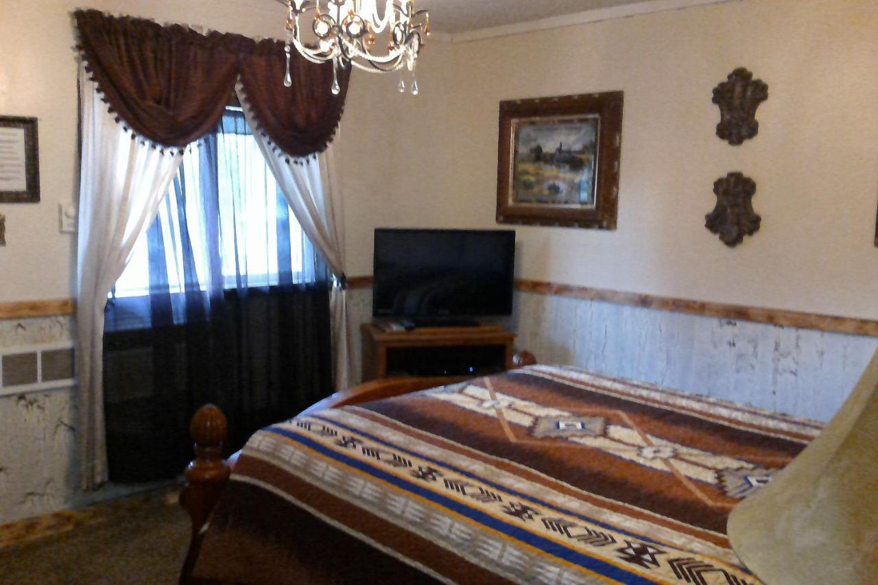 Black Bear Motel Davenport Luaran gambar